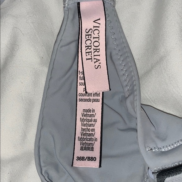 Victoria’s Secret Bra - Picture 3 of 3